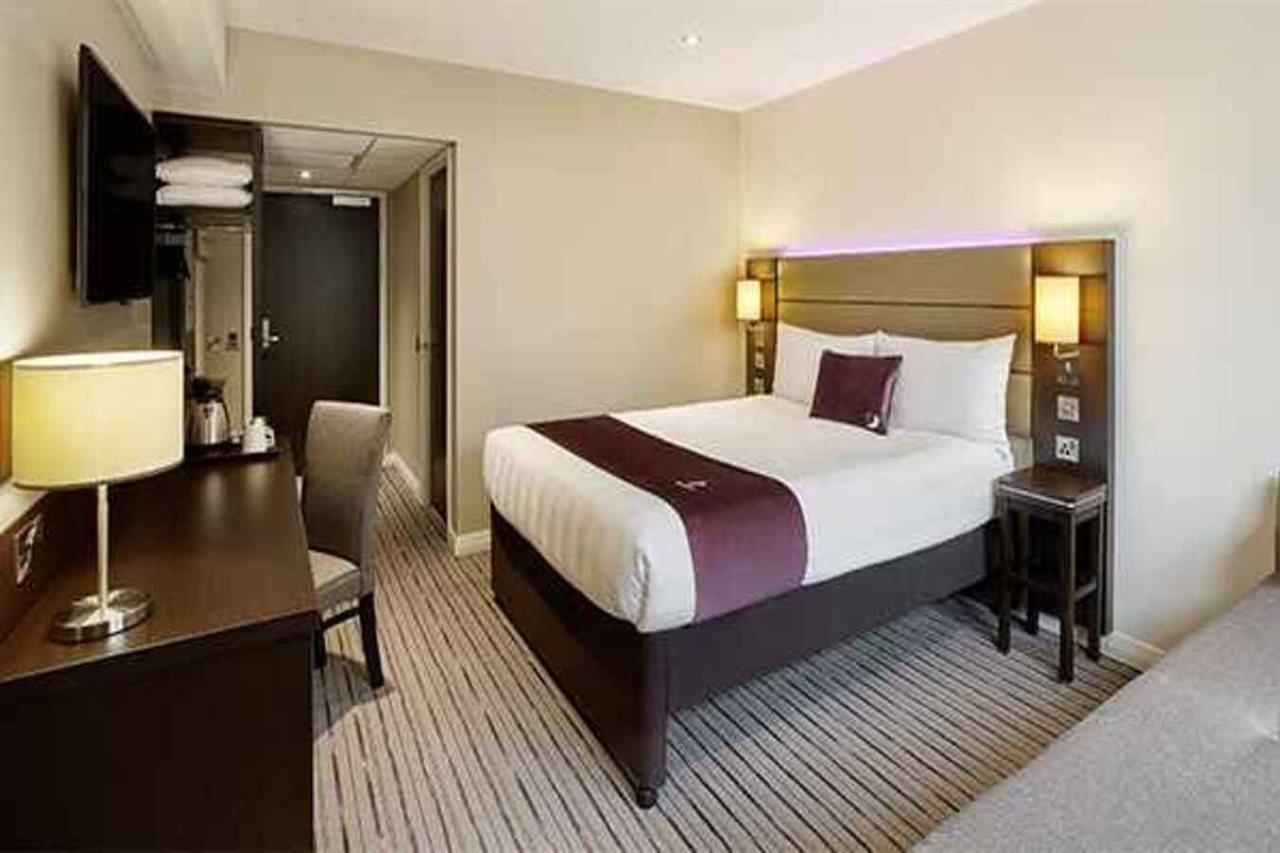 Premier Inn Premier Inn Saffron Walden Exterior photo