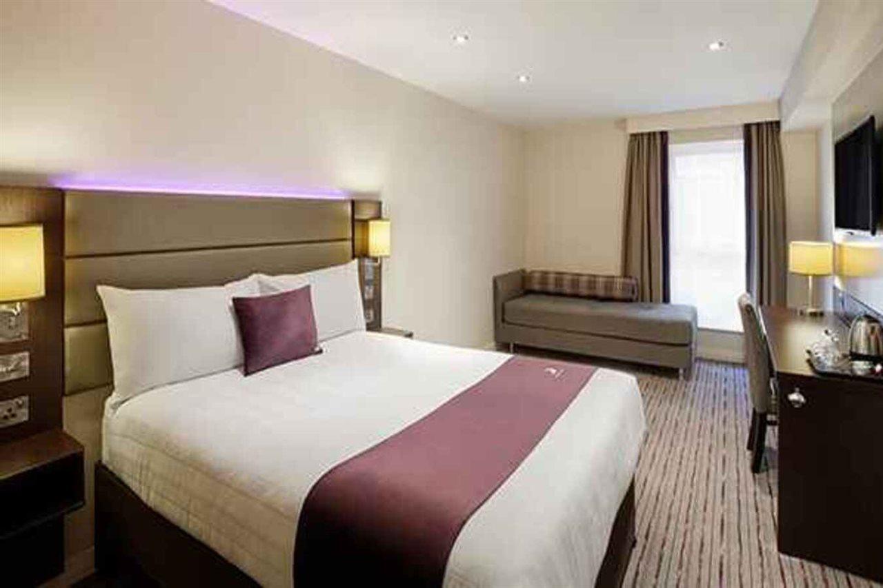 Premier Inn Premier Inn Saffron Walden Exterior photo