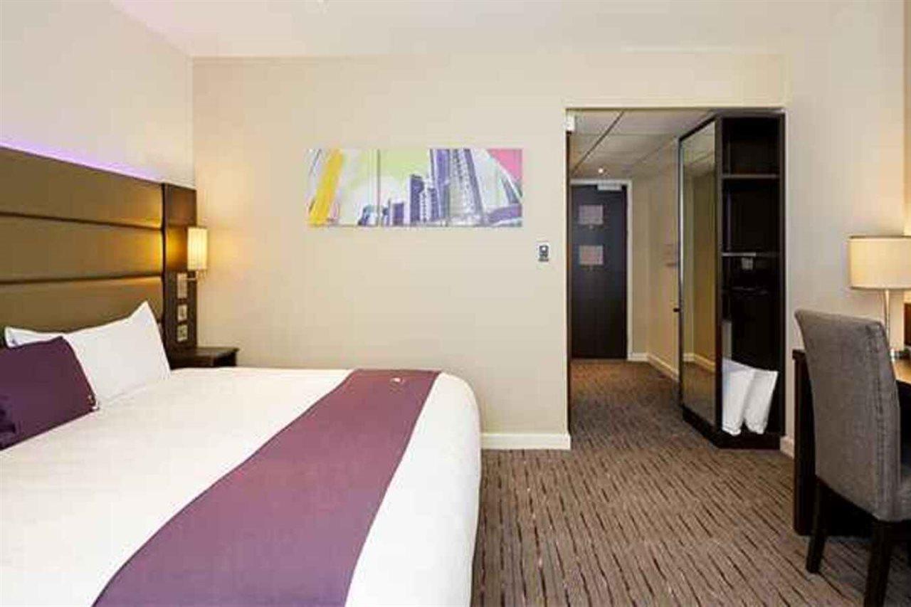 Premier Inn Premier Inn Saffron Walden Exterior photo